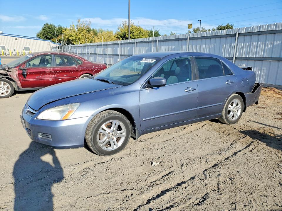 66065436 :رقم المزاد ، 1HGCM55347A107365 vin ، 2007 Honda Accord مزاد بيع