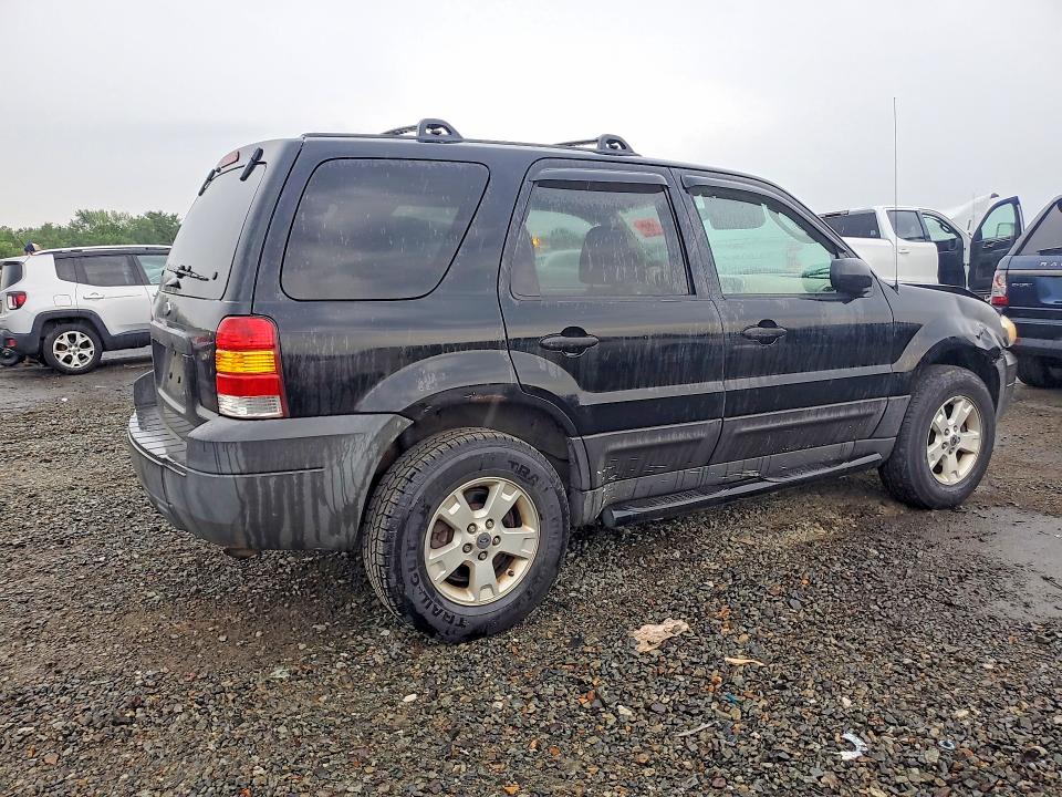 2005 Ford Escape მანქანა იყიდება აუქციონზე, vin: 1FMYU93165KA55785, აუქციონის ნომერი: 64699326