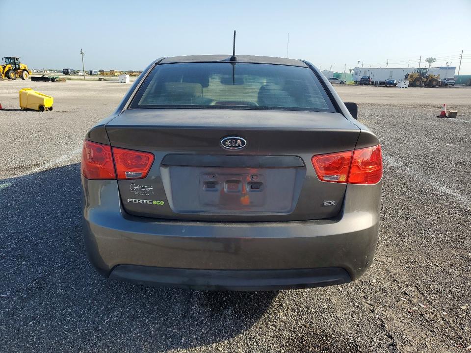 2012 Kia Forte მანქანა იყიდება აუქციონზე, vin: KNAFU4A22C5585108, აუქციონის ნომერი: 64932286