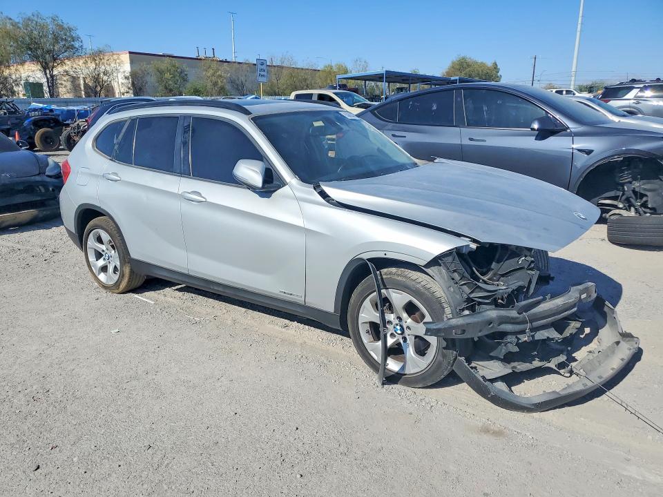 63863976 :رقم المزاد ، WBAVM1C56EVW49526 vin ، 2014 Bmw X1 مزاد بيع
