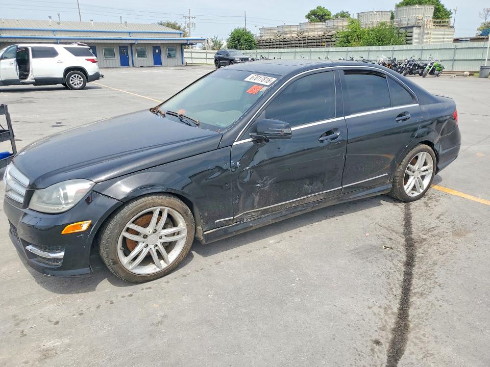 2012 Mercedes-benz C მანქანა იყიდება აუქციონზე, vin: WDDGF8BB5CR207807, აუქციონის ნომერი: 67017816