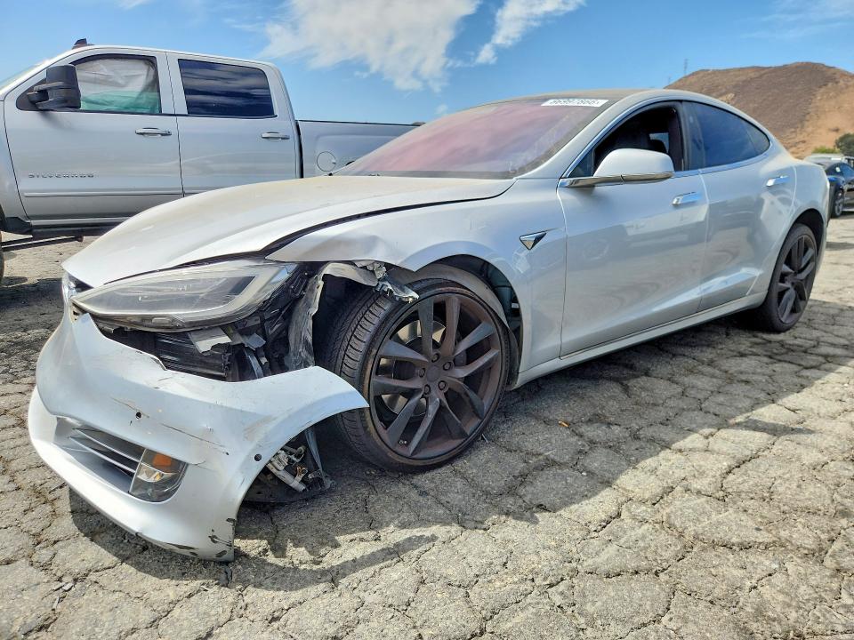 66997866 :رقم المزاد ، 5YJSA1E29JF247459 vin ، 2018 Tesla Model S مزاد بيع