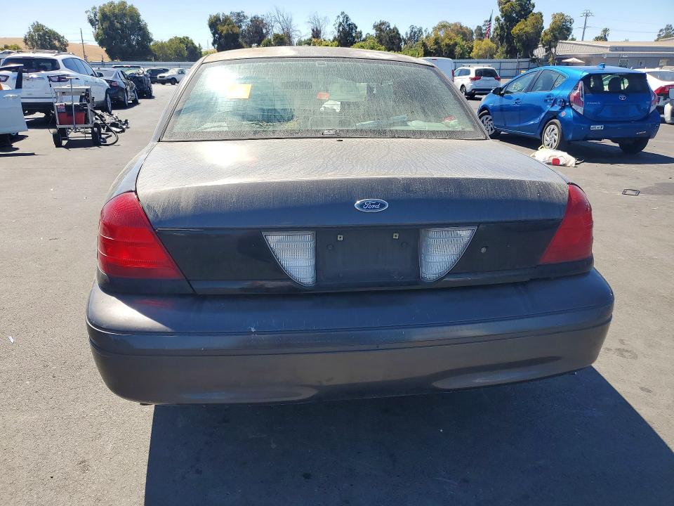 Продаж на аукціоні авто 2001 Ford Crown Victoria, vin: 2FAFP71W91X127310, номер лоту: 65185406