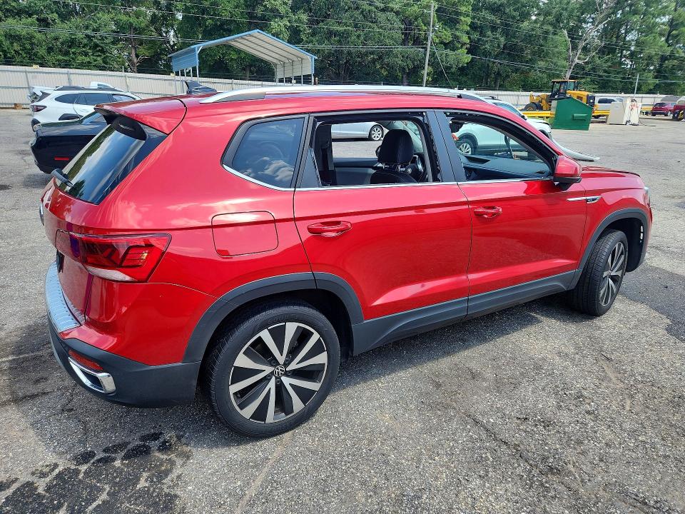 65633106 :رقم المزاد ، 3VVEX7B22PM322995 vin ، 2023 Volkswagen Taos مزاد بيع