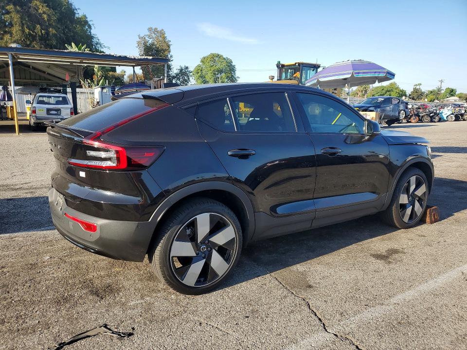 63698826 :رقم المزاد ، YV4ED3GM0P2044953 vin ، 2023 Volvo C40 مزاد بيع