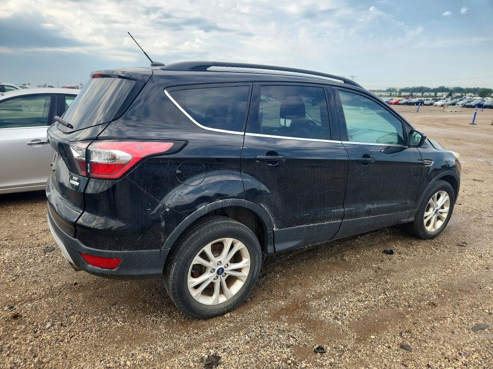 2017 Ford Escape მანქანა იყიდება აუქციონზე, vin: 1FMCU0GD2HUC22596, აუქციონის ნომერი: 66811926