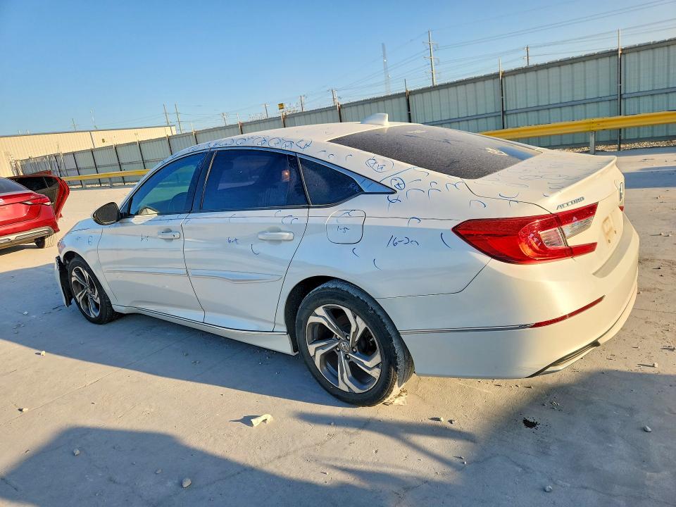 Продаж на аукціоні авто 2018 Honda Accord, vin: 1HGCV1F50JA137038, номер лоту: 62840396