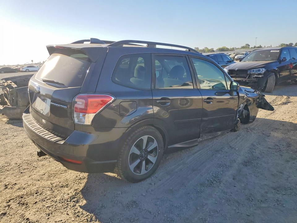 63366326 :رقم المزاد ، JF2SJAGCXJH526670 vin ، 2018 Subaru Forester مزاد بيع
