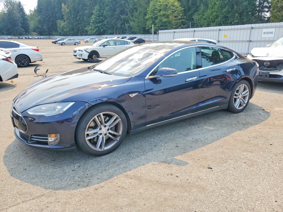 2015 Tesla Model S მანქანა იყიდება აუქციონზე, vin: 5YJSA1S11FF080744, აუქციონის ნომერი: 64619916