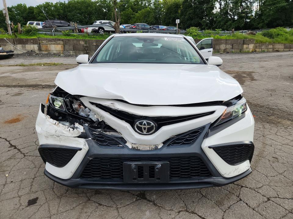 Продажа на аукционе авто 2021 Toyota Camry, vin: 4T1G11AK6MU561587, номер лота: 64232886