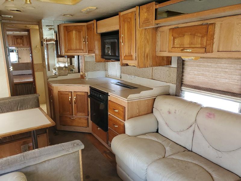 63519566 :رقم المزاد ، 4UZ6EFBC6YCG84910 vin ، 2000 Damon Motorhome مزاد بيع
