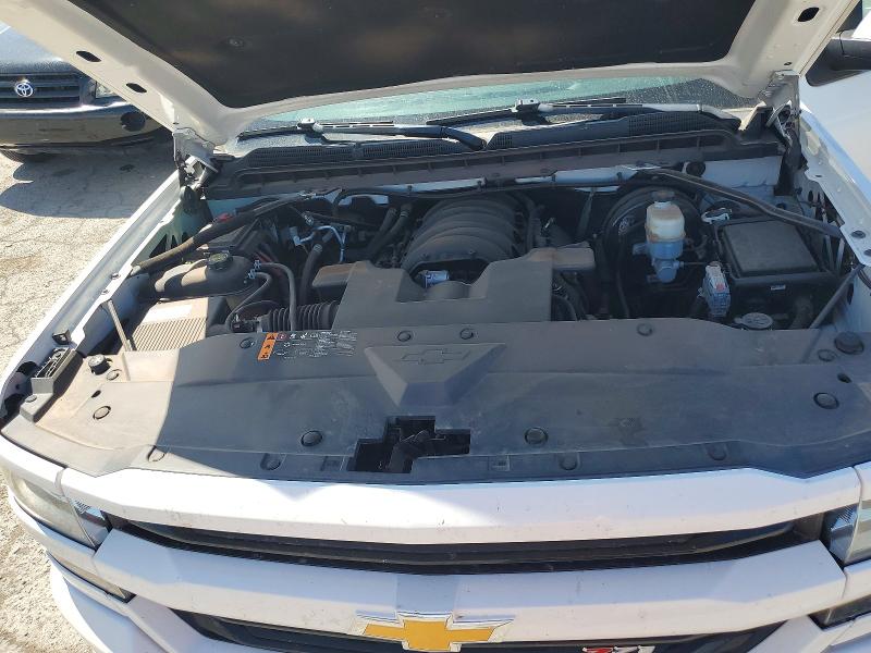 Auction sale of the 2018 Chevrolet Silverado, vin: 3GCUKREC1JG536715, lot number: 65195576