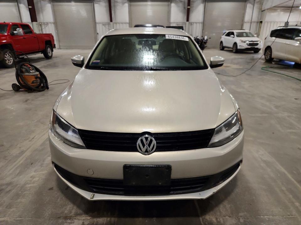 65438836 :رقم المزاد ، 3VWBX7AJ3BM353219 vin ، 2011 Volkswagen Jetta مزاد بيع