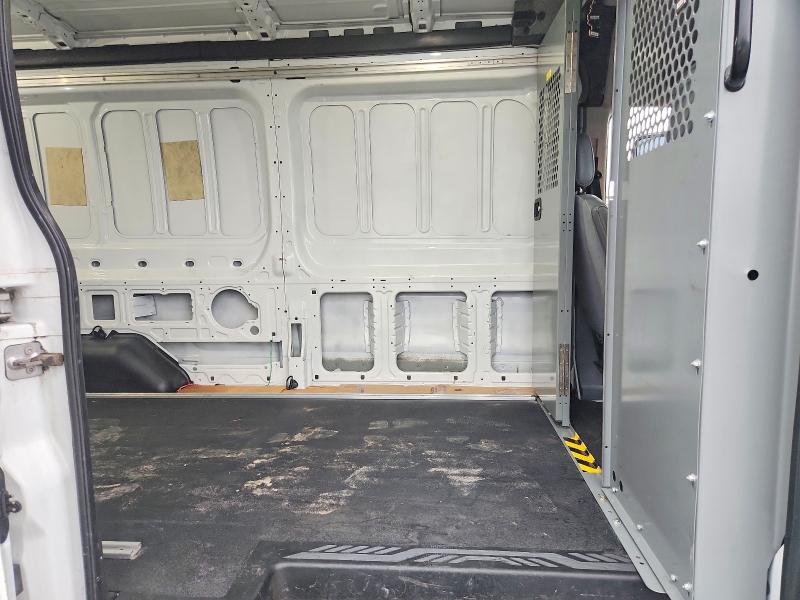 63948356 :رقم المزاد ، 1FTYR2CM6JKA48689 vin ، 2018 Ford Transit مزاد بيع