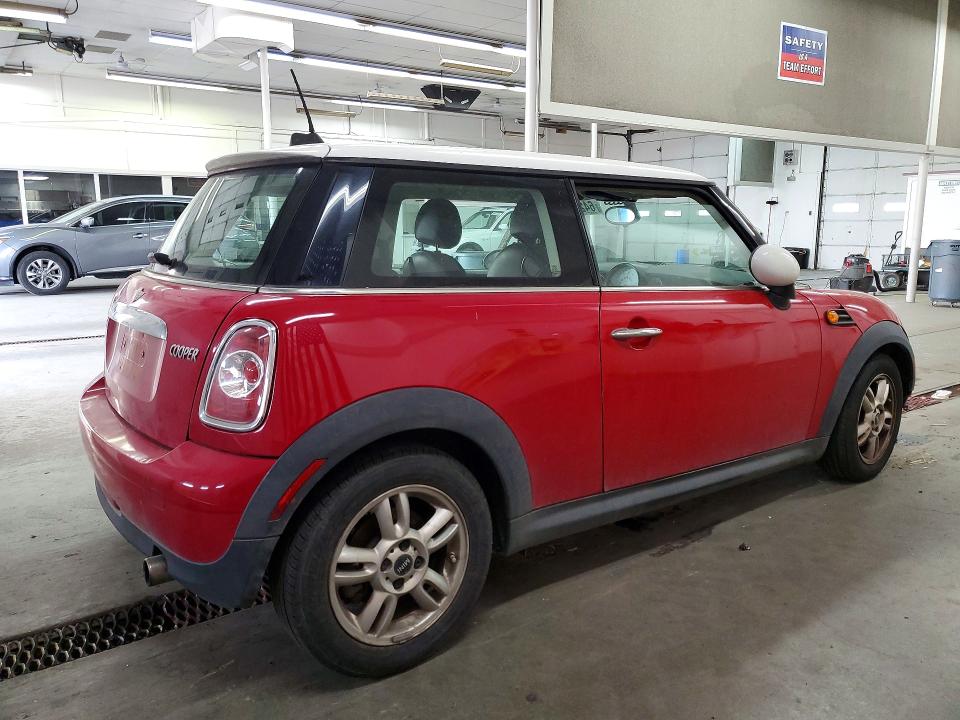 Продажа на аукционе авто 2011 Mini Cooper, vin: WMWSU3C55BT252122, номер лота: 64294026