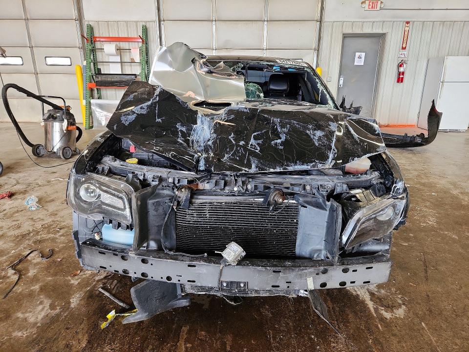 64217886 :رقم المزاد ، 2C3CCABTXHH593850 vin ، 2017 Chrysler 300 مزاد بيع