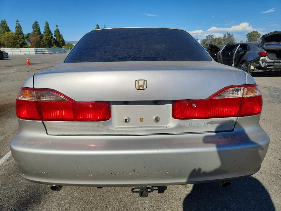 1998 Honda Accord მანქანა იყიდება აუქციონზე, vin: 1HGCG1648WA068639, აუქციონის ნომერი: 66318376