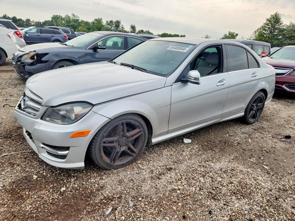 Продаж на аукціоні авто 2012 Mercedes-benz C, vin: WDDGF8BBXCA713986, номер лоту: 64483646