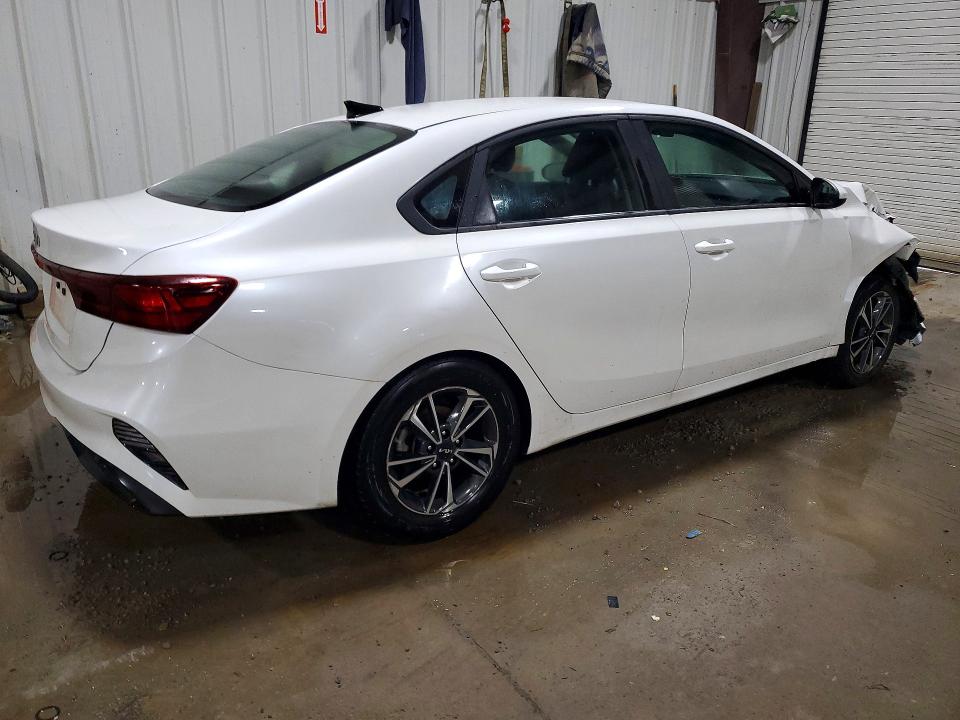 63565896 :رقم المزاد ، 3KPF24ADXRE835573 vin ، 2024 Kia Forte مزاد بيع