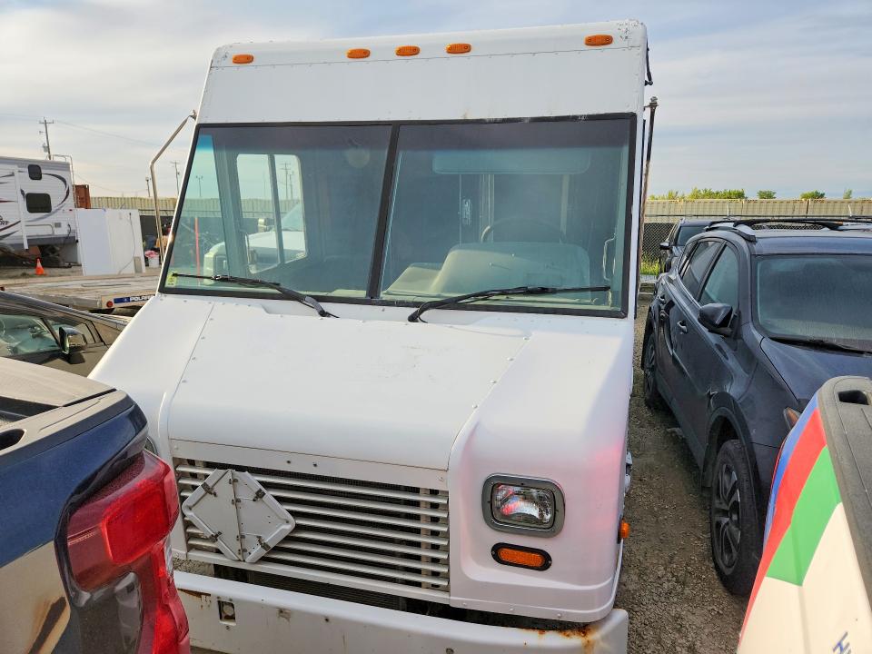 53751796 :رقم المزاد ، 4UZAANDU59CAF1883 vin ، 2009 Freightliner Chassis مزاد بيع