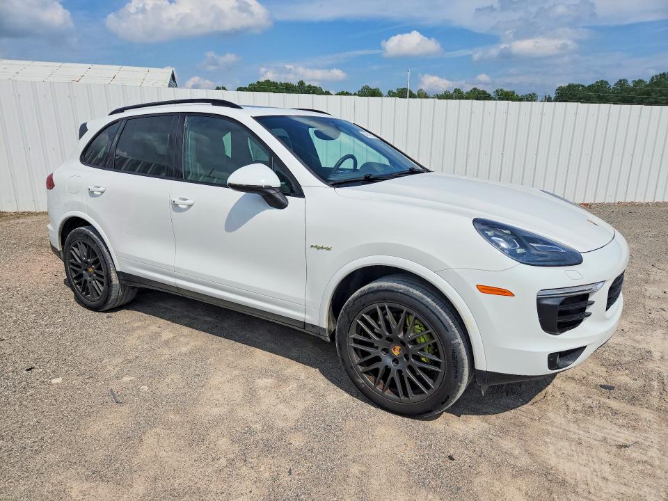 64038336 :رقم المزاد ، WP1AE2A2XHLA68929 vin ، 2017 Porsche Cayenne مزاد بيع