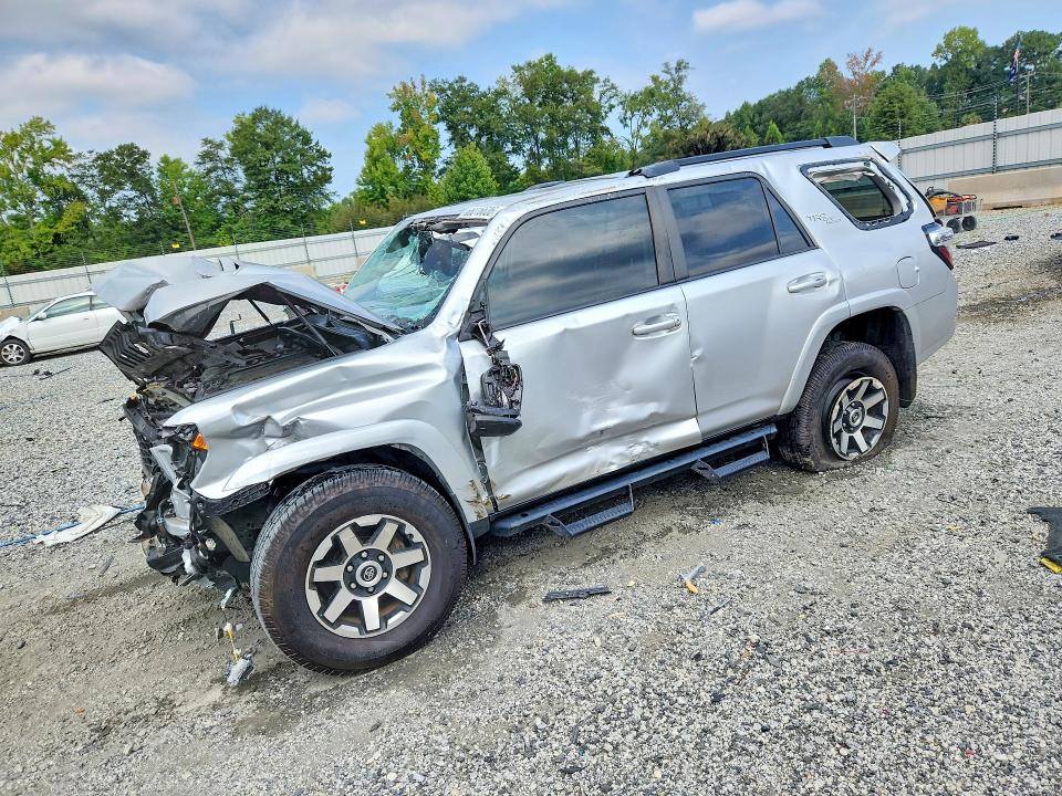 2021 Toyota 4runner მანქანა იყიდება აუქციონზე, vin: JTERU5JR0M5861950, აუქციონის ნომერი: 66016636