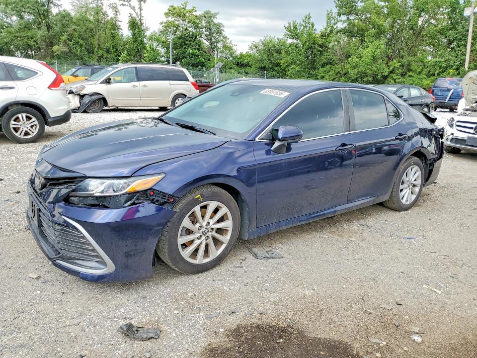 Продаж на аукціоні авто 2021 Toyota Camry, vin: 4T1C11AKXMU422514, номер лоту: 63951656