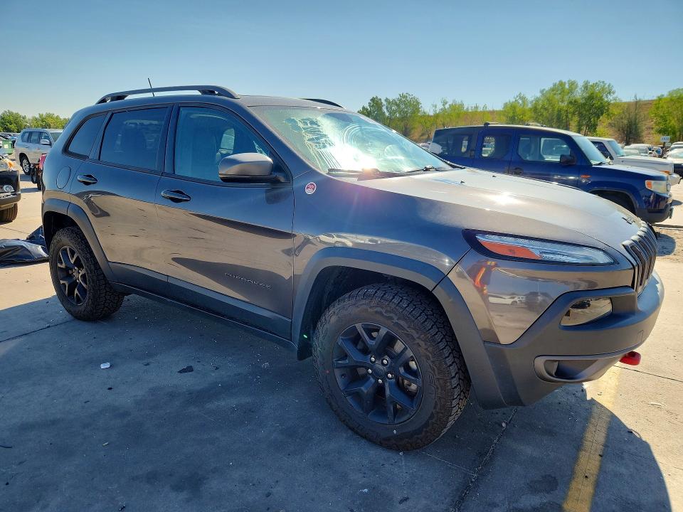 66620146 :رقم المزاد ، 1C4PJMBX5JD599081 vin ، 2018 Jeep Cherokee مزاد بيع