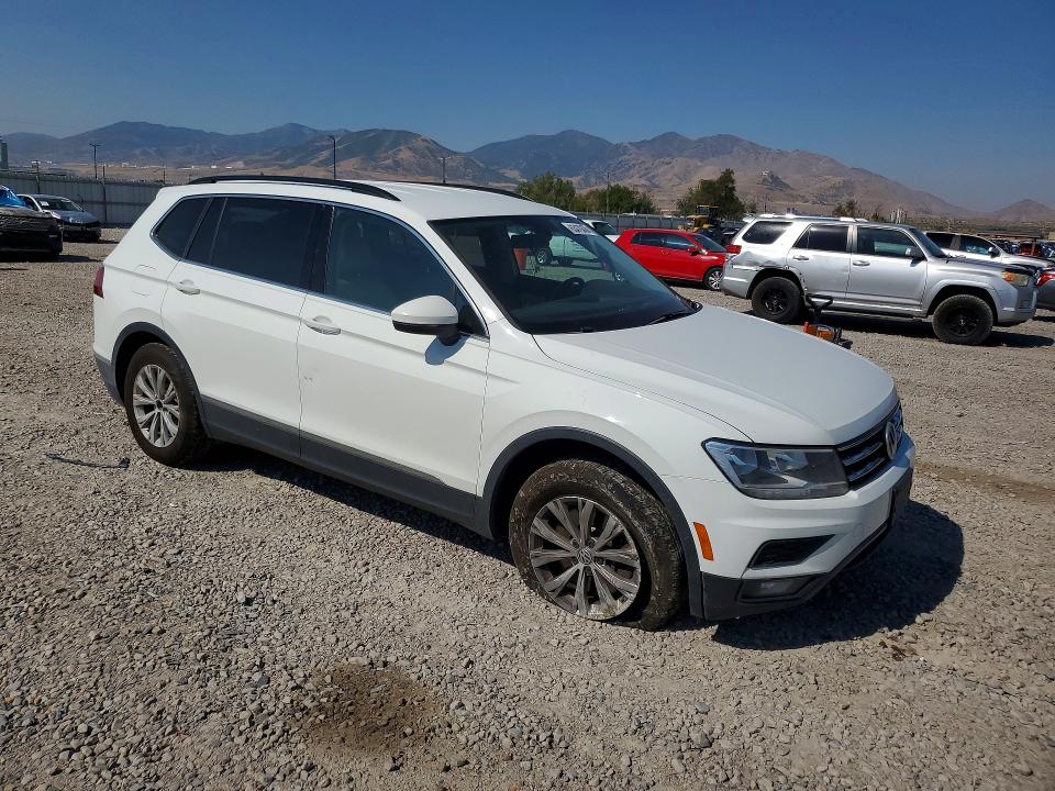 Продажа на аукционе авто 2018 Volkswagen Tiguan, vin: 3VV2B7AX4JM002406, номер лота: 63470436
