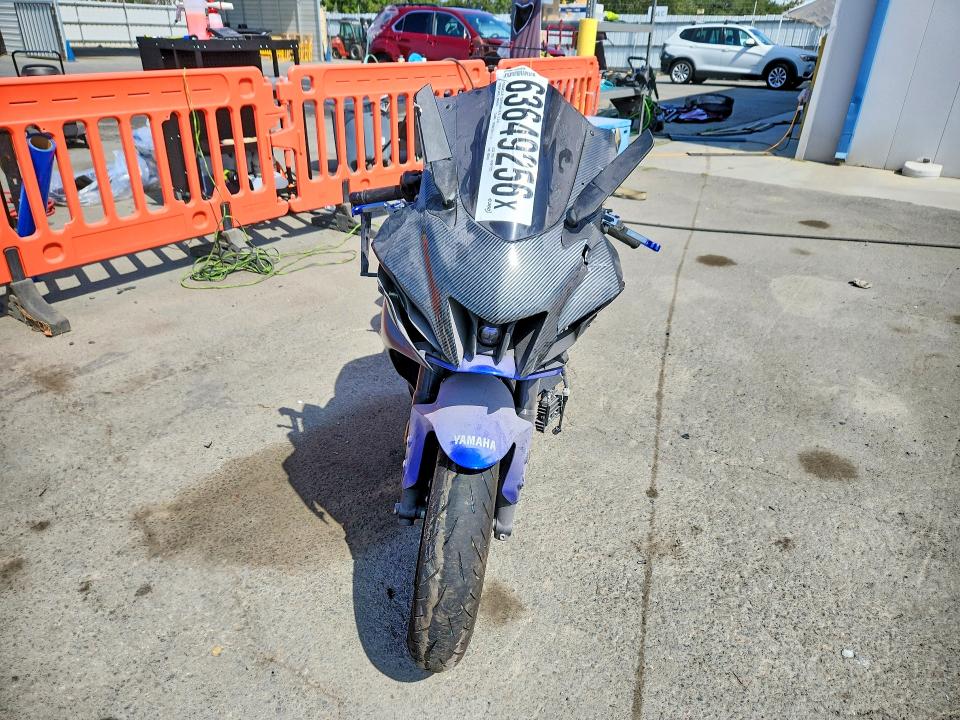 63649256 :رقم المزاد ، JYARM38Y8RA002833 vin ، 2024 Yamaha Yzfr7 مزاد بيع