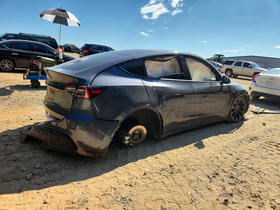 66421966 :رقم المزاد ، 5YJYGDEEXMF070512 vin ، 2021 Tesla Model Y مزاد بيع