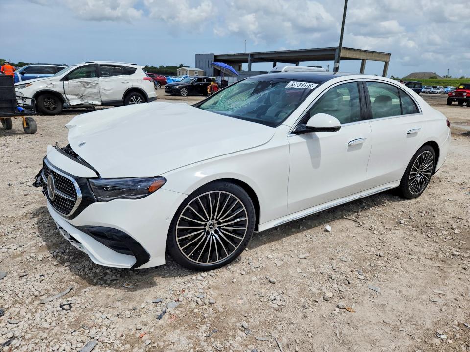 Auction sale of the 2026 Mercedes-benz E, vin: W1KLF6BBXTA303790, lot number: 63734676