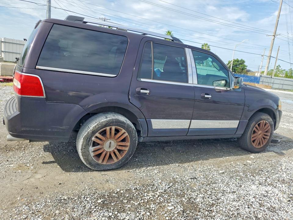 Продажа на аукционе авто 2007 Lincoln Navigator, vin: 5LMFU27517LJ10813, номер лота: 63731486