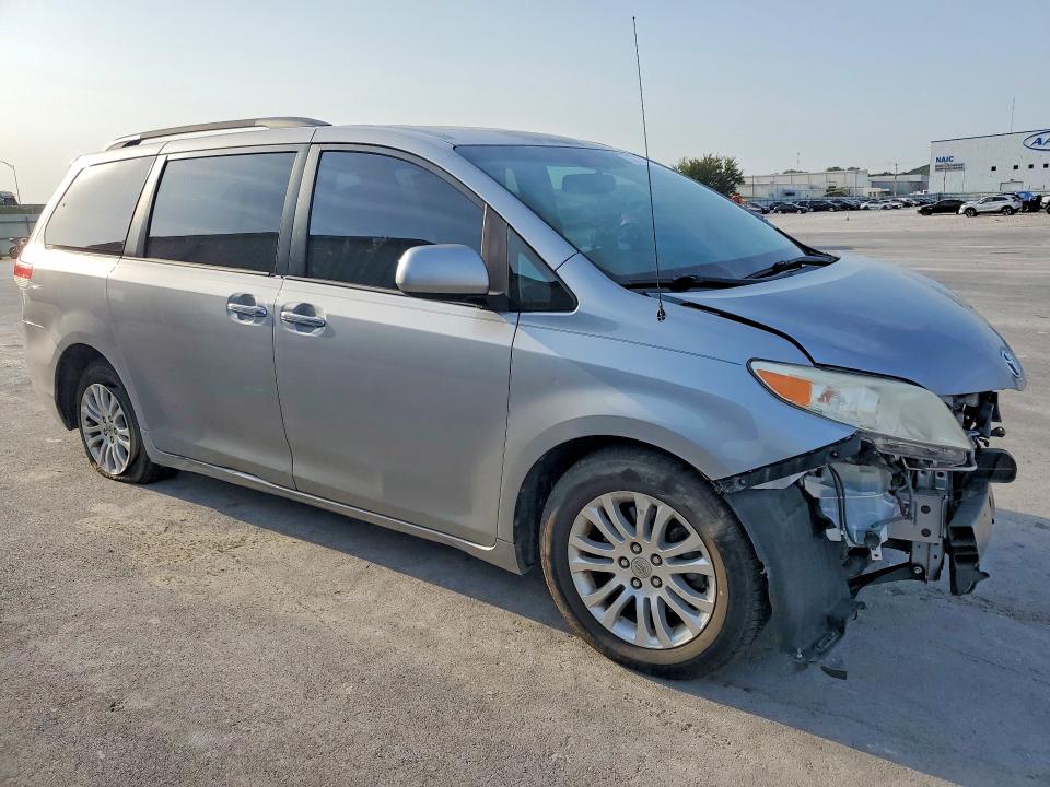 2012 Toyota Sienna მანქანა იყიდება აუქციონზე, vin: 5TDYK3DC2CS267757, აუქციონის ნომერი: 63910706