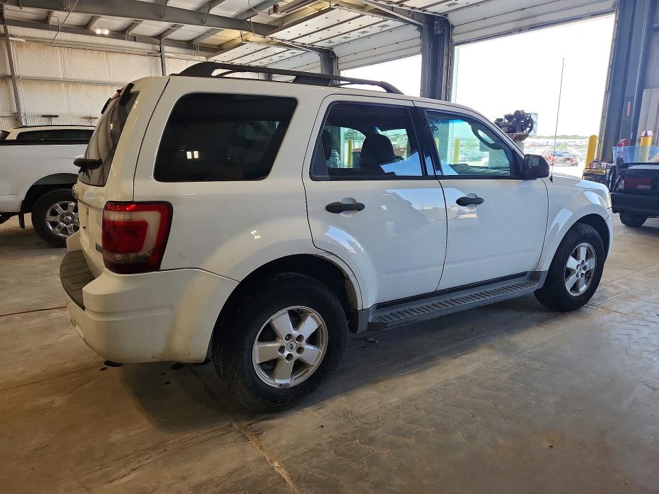 2010 Ford Escape მანქანა იყიდება აუქციონზე, vin: 1FMCU9DG8AKC35177, აუქციონის ნომერი: 64289476