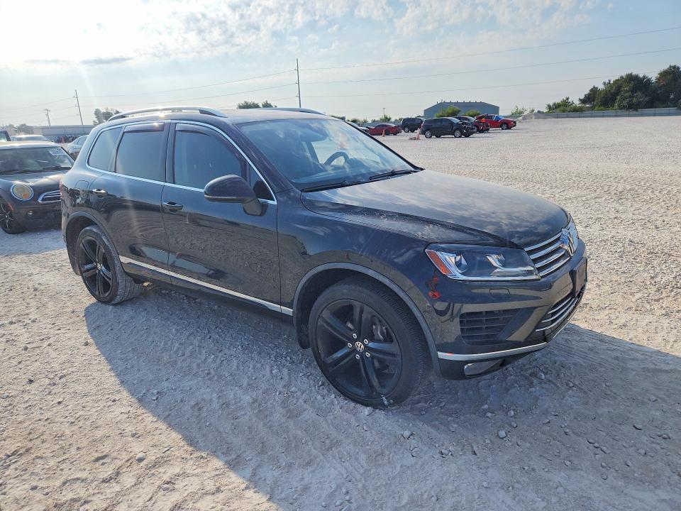 2017 Volkswagen Touareg მანქანა იყიდება აუქციონზე, vin: WVGGF7BP7HD004630, აუქციონის ნომერი: 66434196