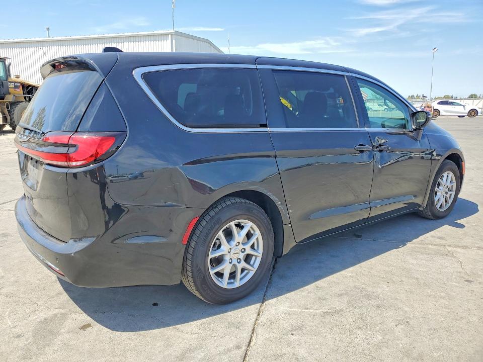 64426556 :رقم المزاد ، 2C4RC1BG3PR550422 vin ، 2023 Chrysler Pacifica مزاد بيع