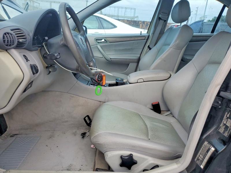 2004 Mercedes-benz C მანქანა იყიდება აუქციონზე, vin: WDBRF40J44A568238, აუქციონის ნომერი: 66311396