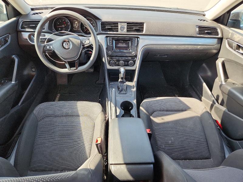 64653036 :رقم المزاد ، 1VWAT7A38HC020260 vin ، 2017 Volkswagen Passat مزاد بيع