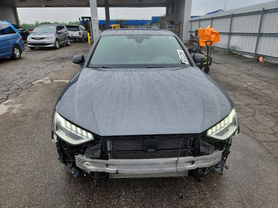 Aukcja sprzedaży 2022 Audi A4, vin: WAUFAAF41NA015810, numer aukcji: 64272236
