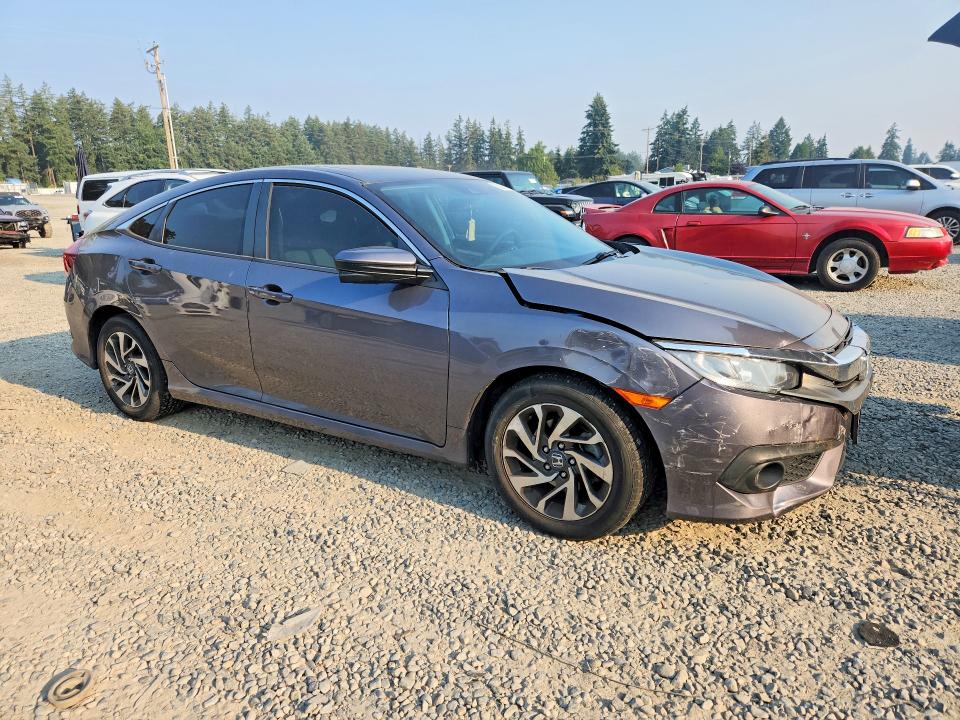 63927566 :رقم المزاد ، 2HGFC2F84JH605342 vin ، 2018 Honda Civic مزاد بيع