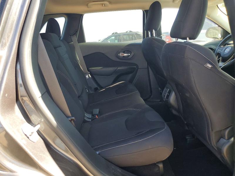 63310266 :رقم المزاد ، 1C4PJLCB1FW530865 vin ، 2015 Jeep Cherokee مزاد بيع
