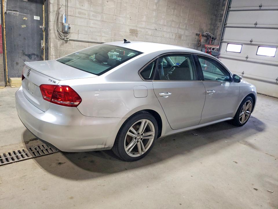 63847886 :رقم المزاد ، 1VWBN7A36EC008425 vin ، 2014 Volkswagen Passat مزاد بيع