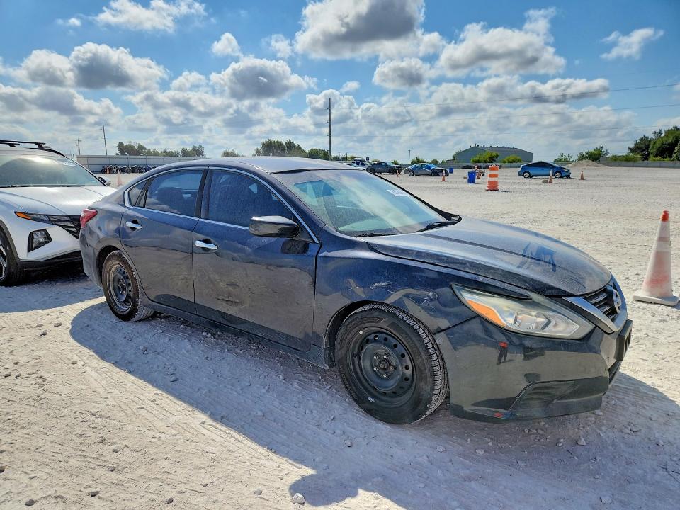 66788866 :رقم المزاد ، 1N4AL3AP9JC108504 vin ، 2018 Nissan Altima مزاد بيع