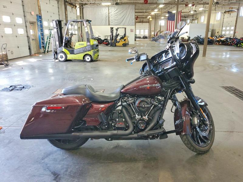 66915556 :رقم المزاد ، 1HD1KRC1XJB631821 vin ، 2018 Harley-davidson Flhxs مزاد بيع