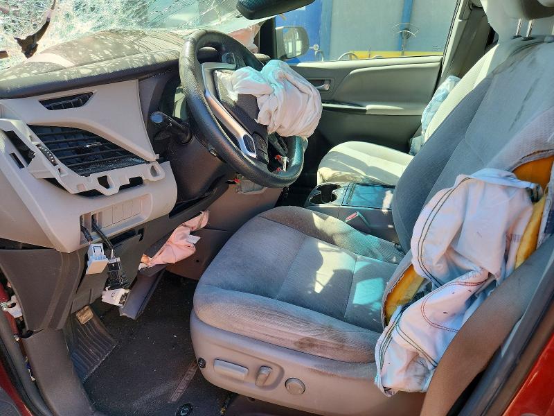 65588426 :رقم المزاد ، 5TDKZ3DC4HS896557 vin ، 2017 Toyota Sienna مزاد بيع