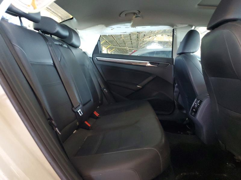 64672916 :رقم المزاد ، 1VWBA7A3XJC021331 vin ، 2018 Volkswagen Passat مزاد بيع
