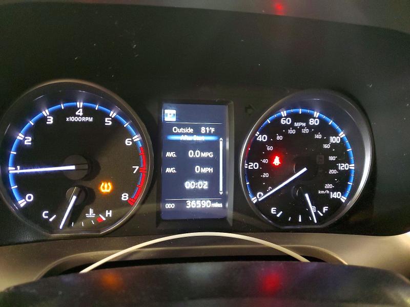 2018 Toyota Rav4 მანქანა იყიდება აუქციონზე, vin: JTMBFREV2JJ261125, აუქციონის ნომერი: 63874686