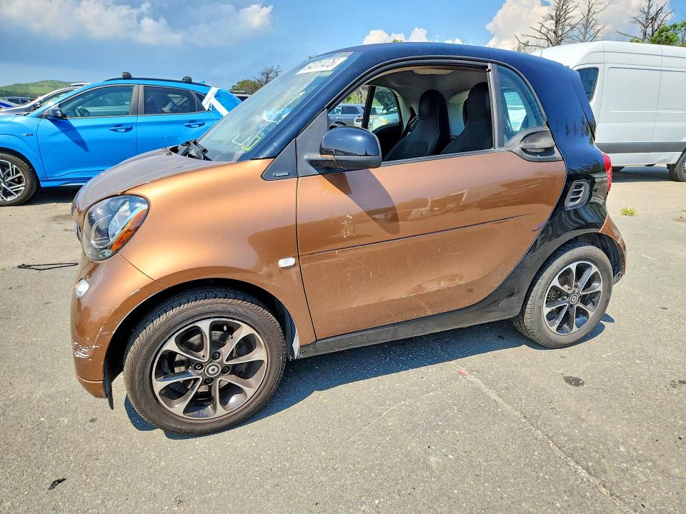 64311476 :رقم المزاد ، WMEFJ5DA5GK069399 vin ، 2016 Smart Fortwo مزاد بيع