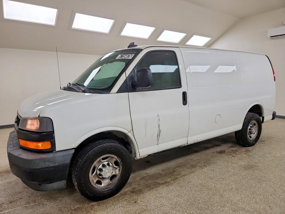67154876 :رقم المزاد ، 1GCWGAFP1L1185867 vin ، 2020 Chevrolet Express G2500 مزاد بيع